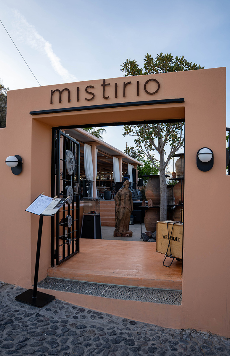 Mistirio Santorini gallery image 2